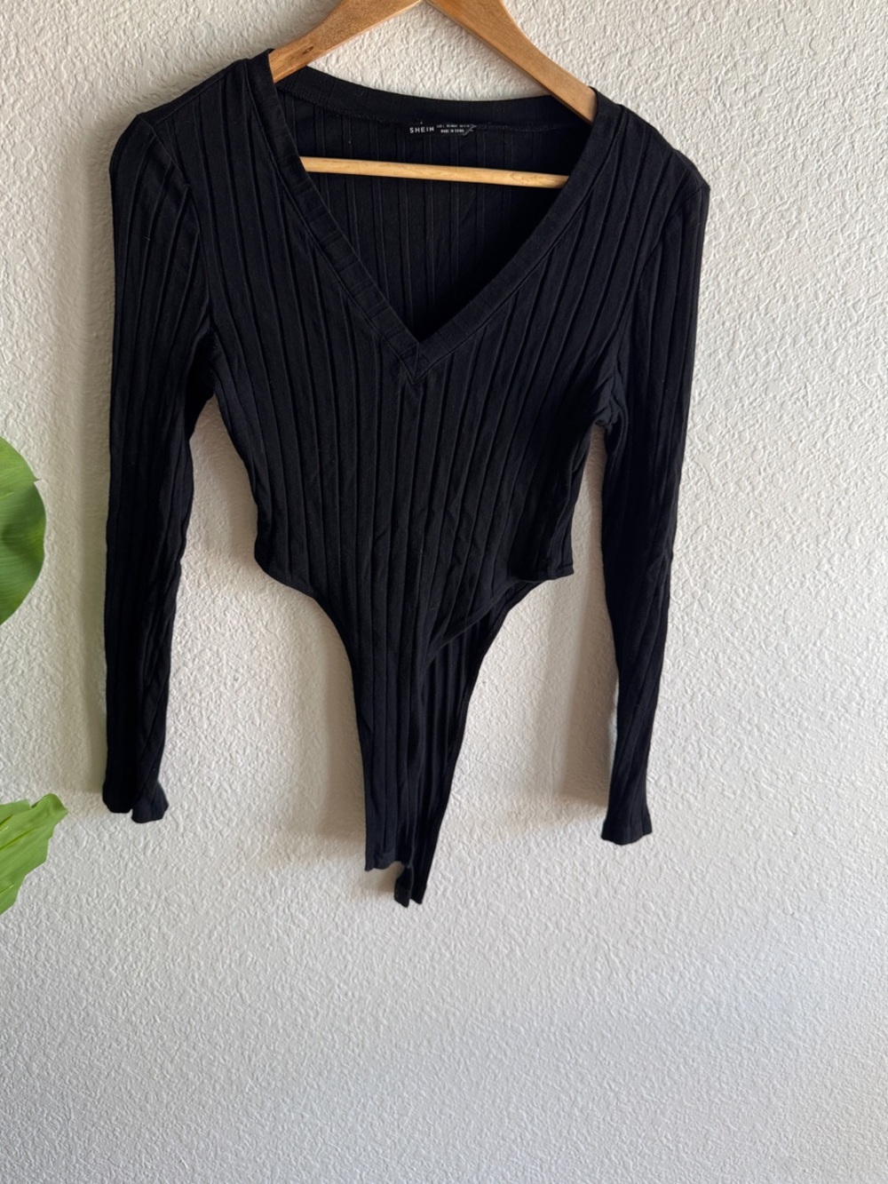 SHEIN Black Ribbed V-Neck Long Sleeve Bodysuit